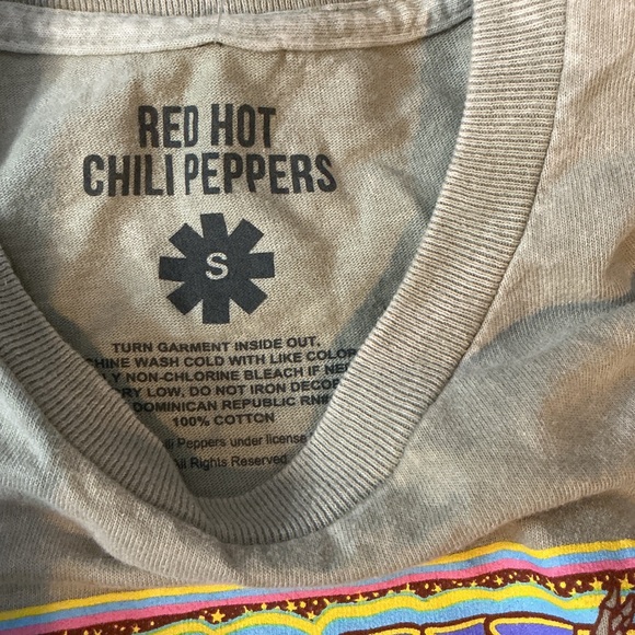 Red Hot Chili Peppers Cement Gray Graphic Band T-Shirt - Picture 6 of 6